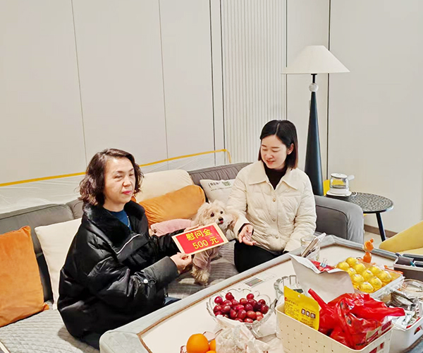 心系退休老同志 新春慰问情意浓